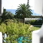 Belle Rive Πανσιόν